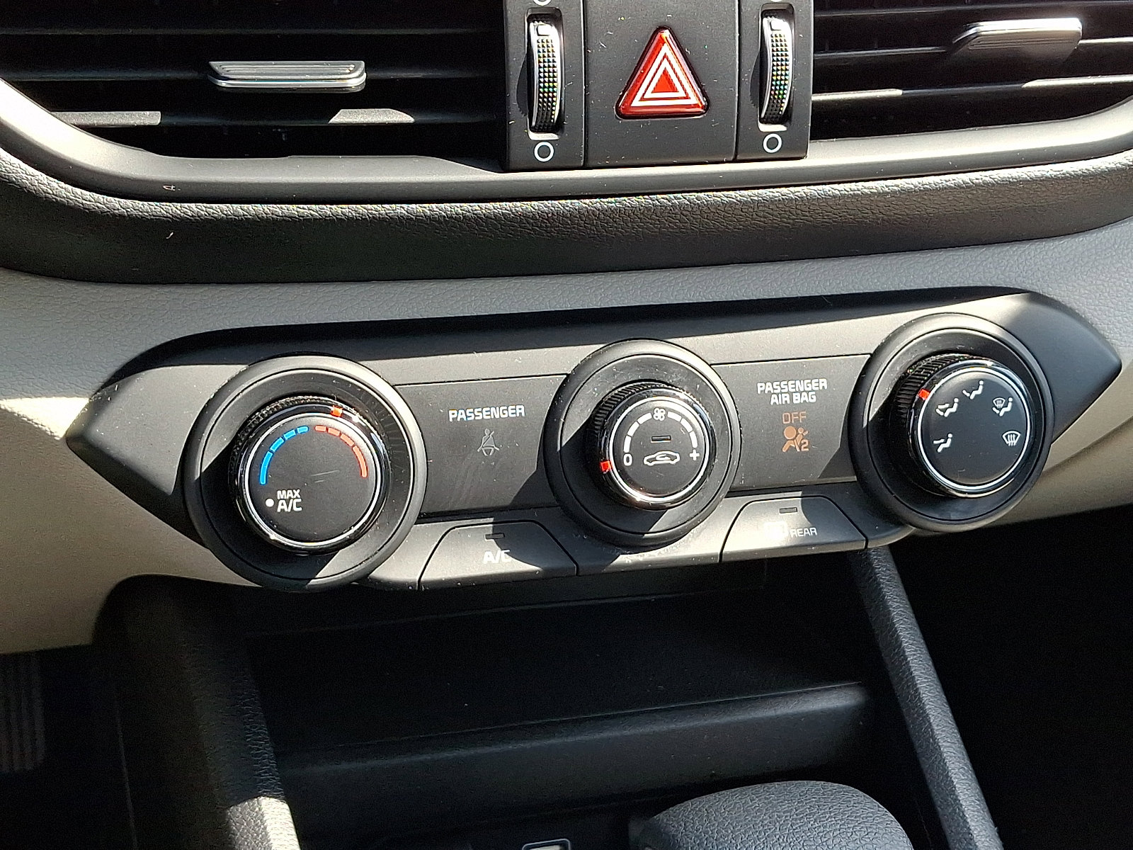 Used 2023 Kia Forte LXS w/ LXS Technology Package image 16