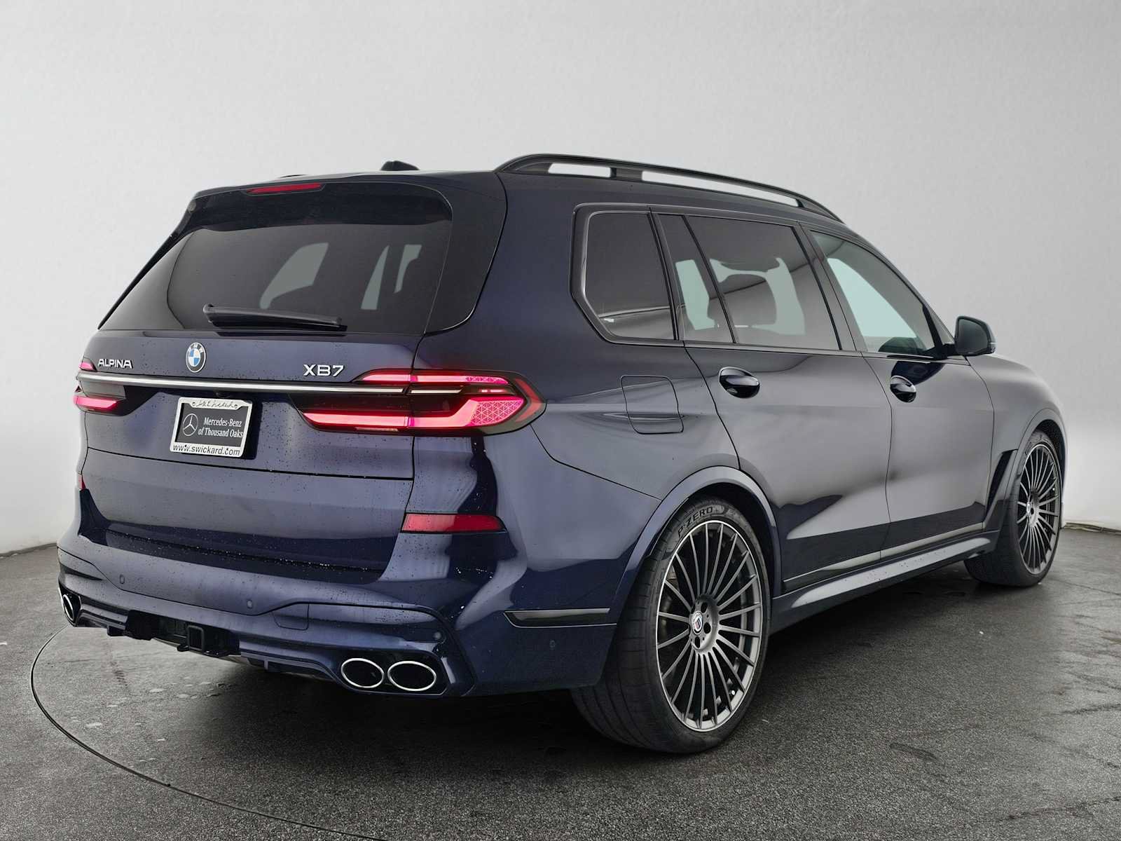 Used 2025 BMW ALPINA XB7 AWD/4WD image 3