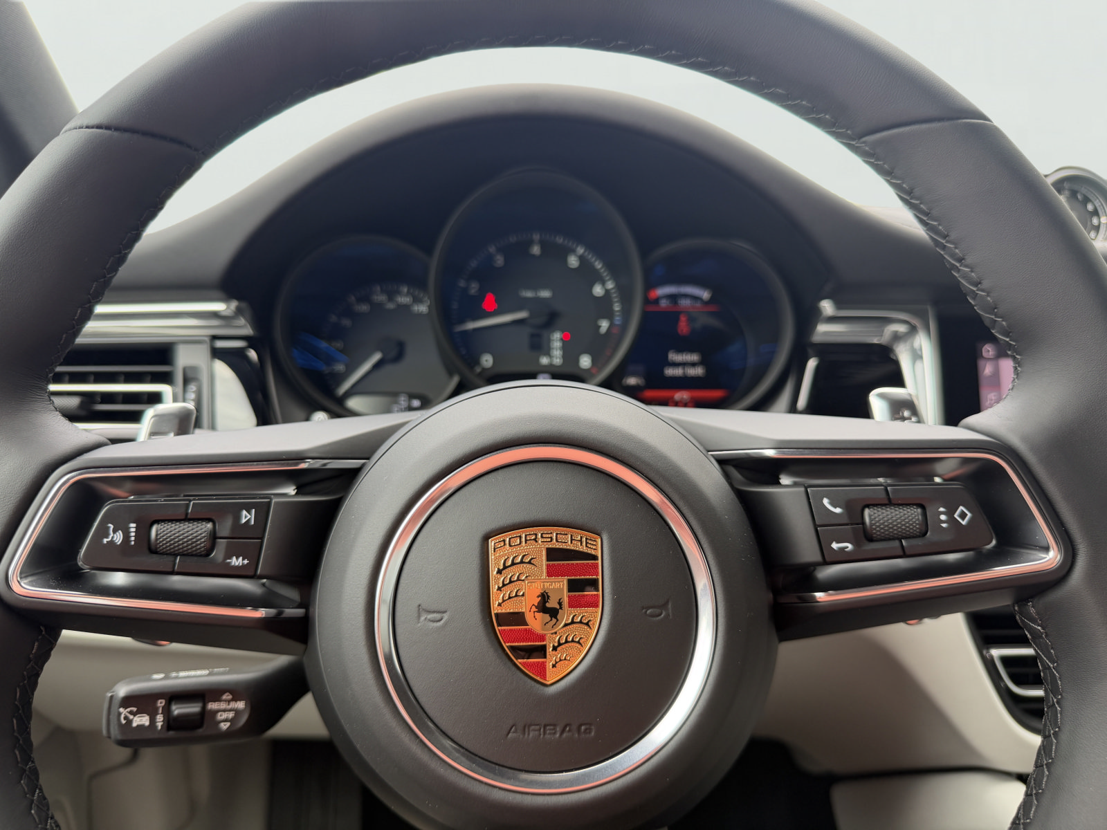 New 2026 Porsche Macan AWD/4WD image 33
