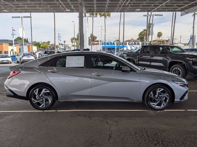 Used 2025 Hyundai Elantra Limited image 5
