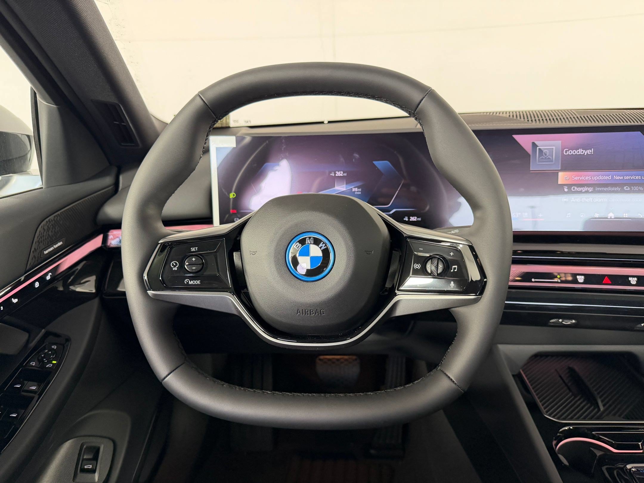 Used 2026 BMW i5 eDrive40 w/ Convenience Package RWD image 11