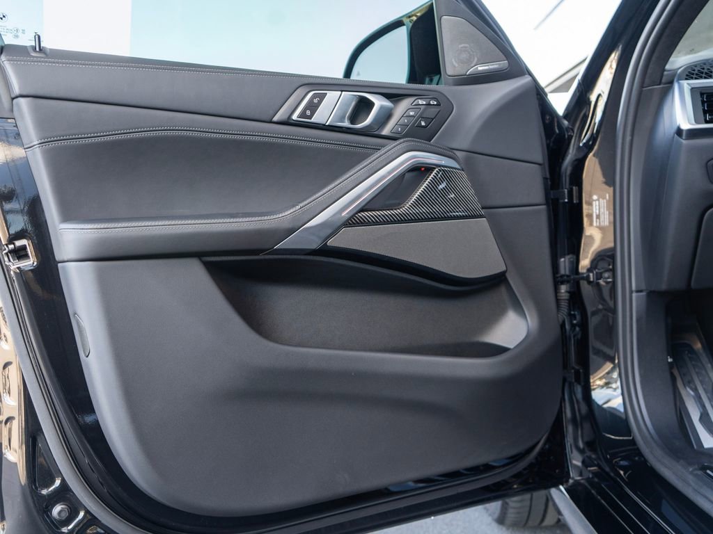 Used 2024 BMW X6 M Competition image 30