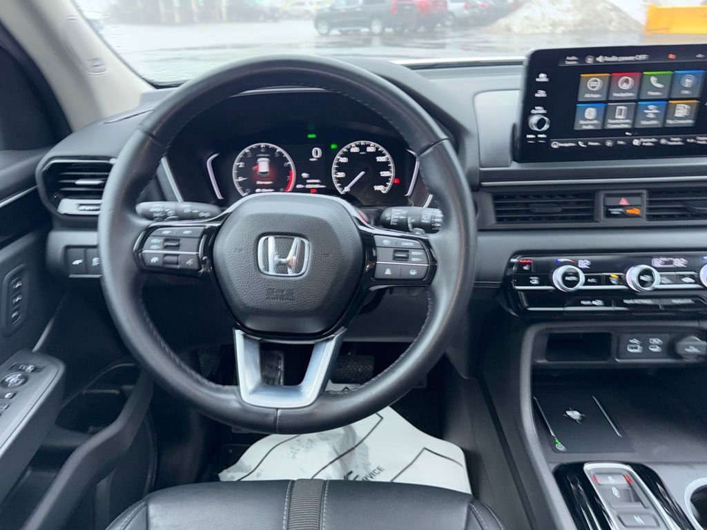 Used 2025 Honda Pilot Touring image 31
