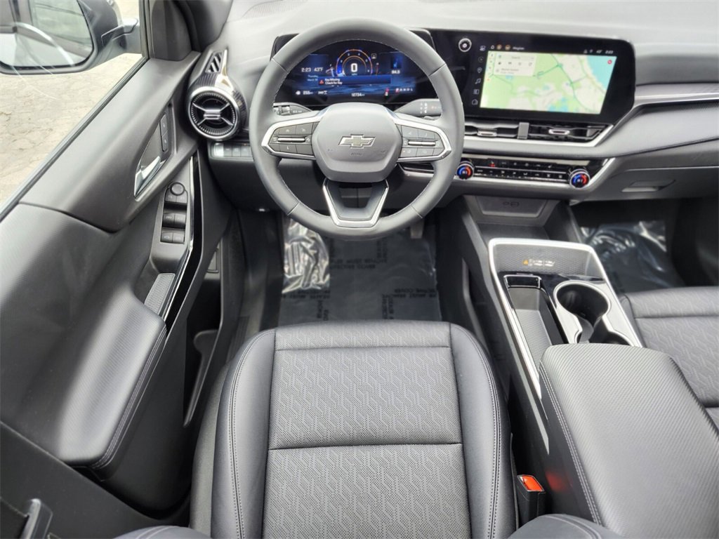 Used 2025 Chevrolet Equinox LT w/ Convenience Package II image 11