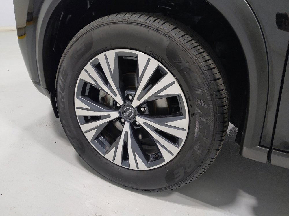 Used 2023 Nissan Rogue SV image 31