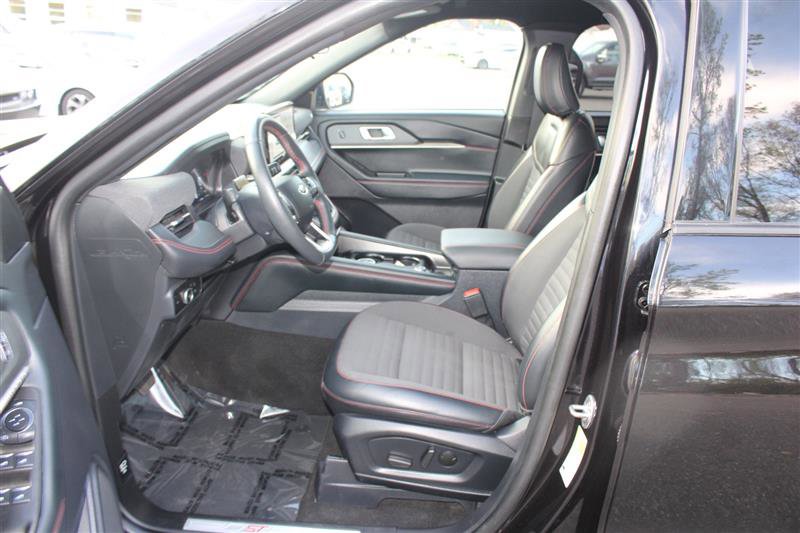 Used 2025 Ford Explorer ST-Line AWD/4WD image 10