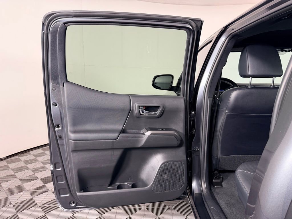 Used 2023 Toyota Tacoma TRD Off-Road w/ TRD Premium Off Road Package image 29