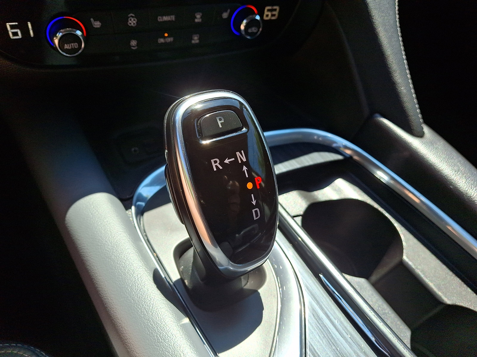 Used 2020 Buick Enclave Essence w/ LPO, Floor Liner Package FWD image 22