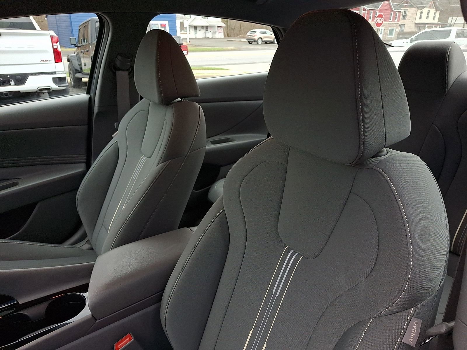 Used 2023 Hyundai Elantra SEL w/ Convenience Package image 14