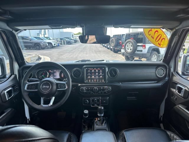 Used 2023 Jeep Wrangler Unlimited Sahara AWD/4WD image 14