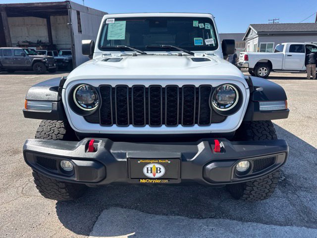 Used 2024 Jeep Wrangler Unlimited Rubicon AWD/4WD image 2