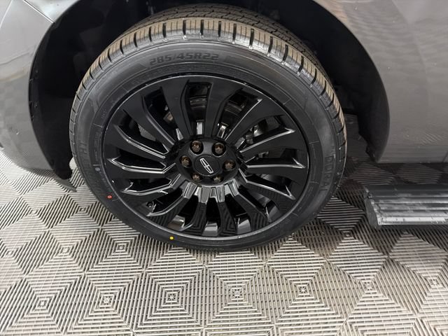 Used 2024 Lincoln Navigator Black Label AWD/4WD image 33