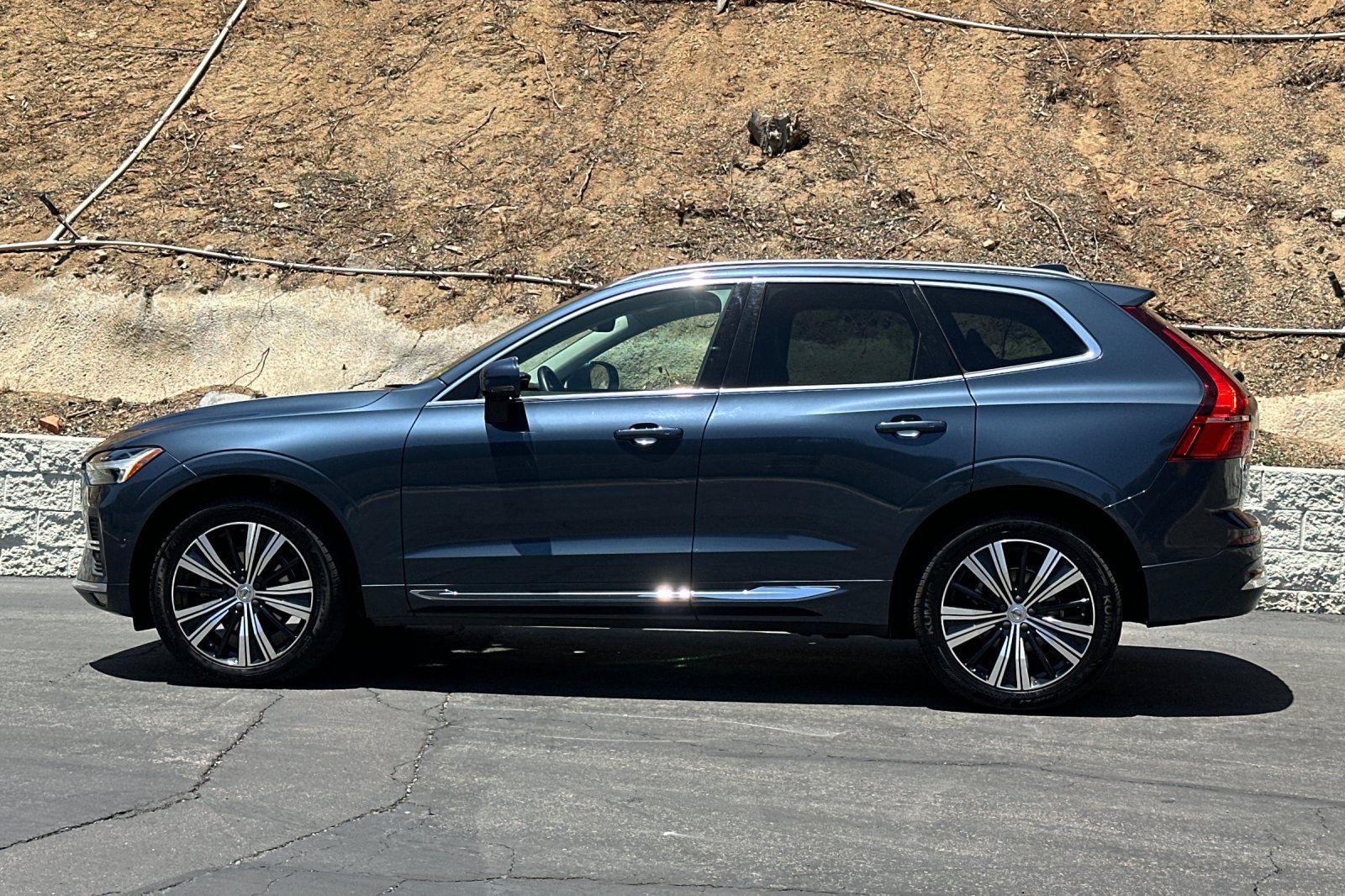 Certified 2023 Volvo XC60 B5 Plus w/ Protection Package Premier FWD image 8