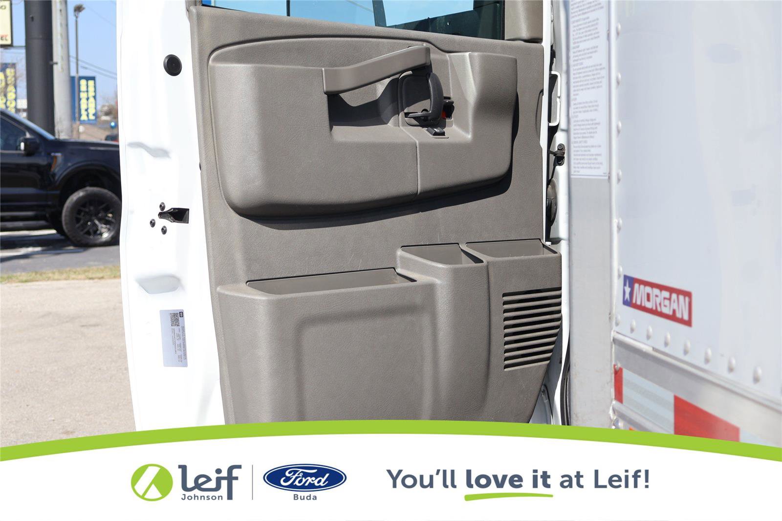 Used 2022 Chevrolet Express 4500 Extended w/ Power Convenience Package image 11