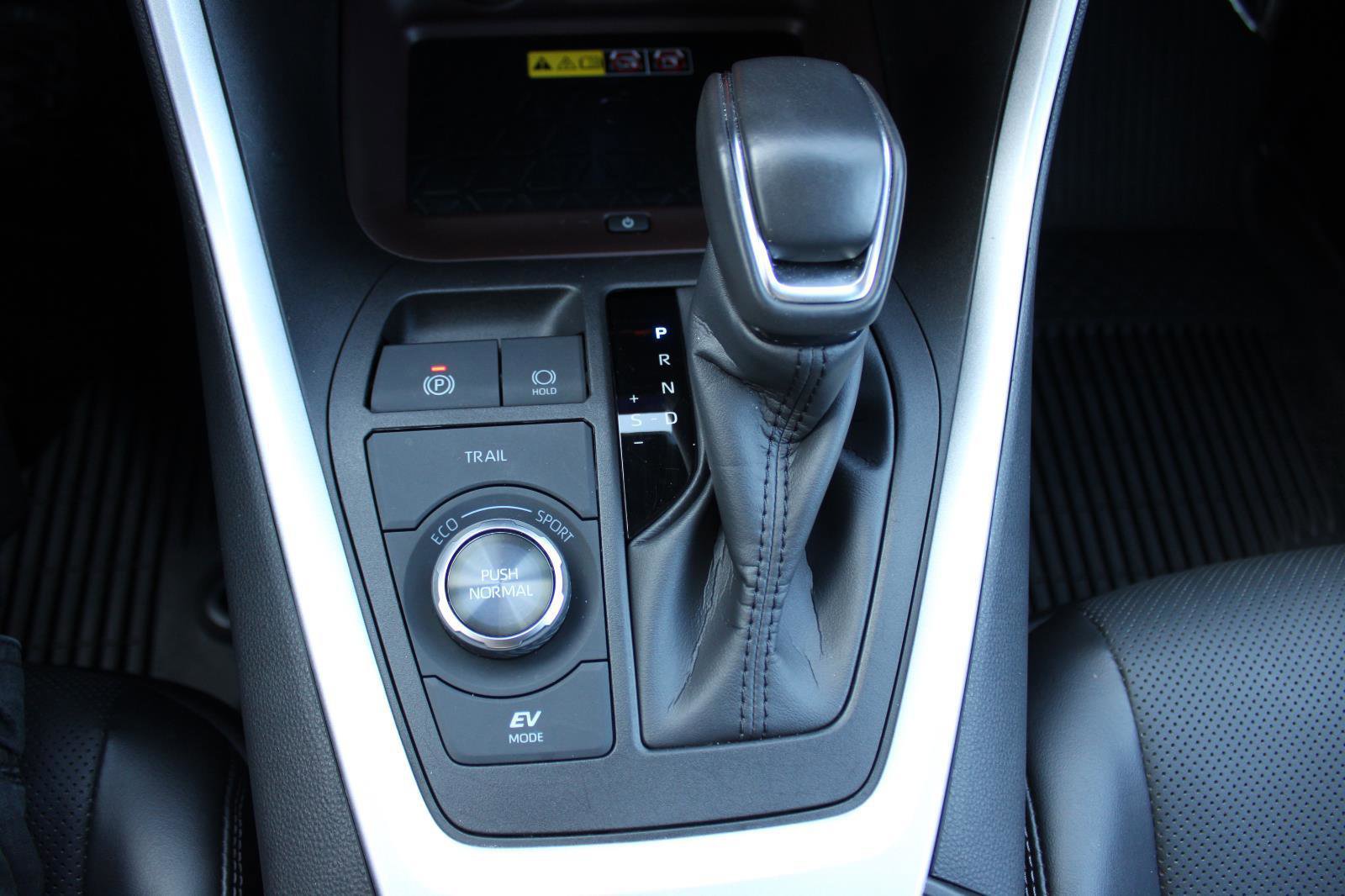 Used 2024 Toyota RAV4 Limited image 21