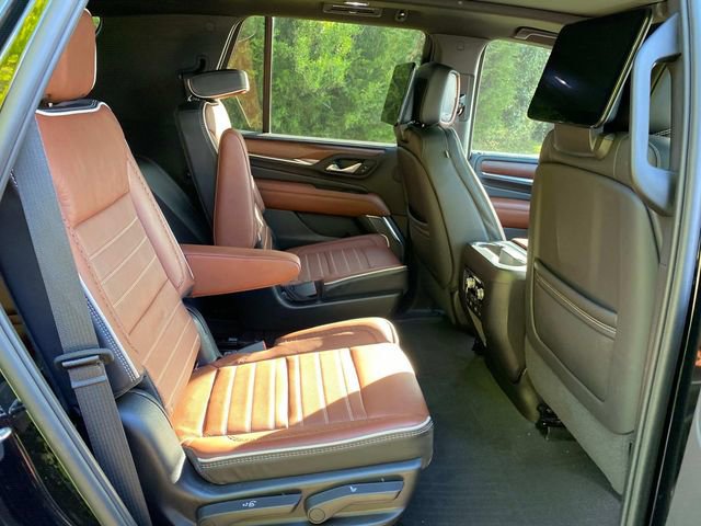 Used 2023 GMC Yukon Denali Ultimate image 35
