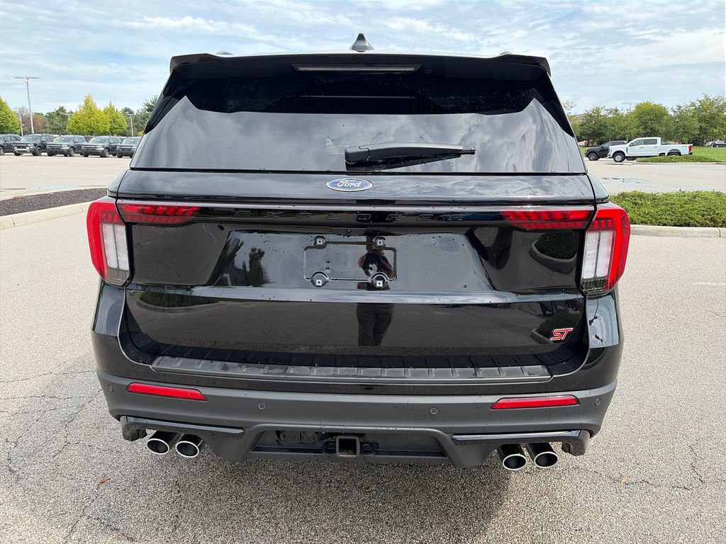 Used 2025 Ford Explorer ST w/ Sun And Sound Package AWD/4WD image 7