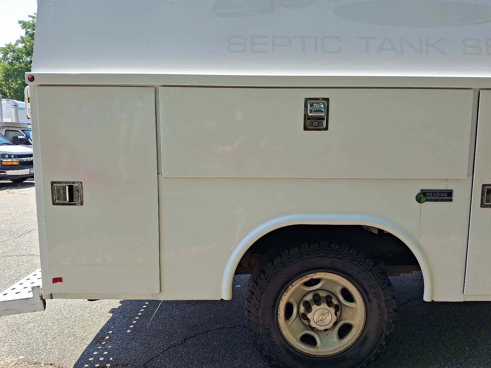 Used 2017 Chevrolet Express 3500 image 9