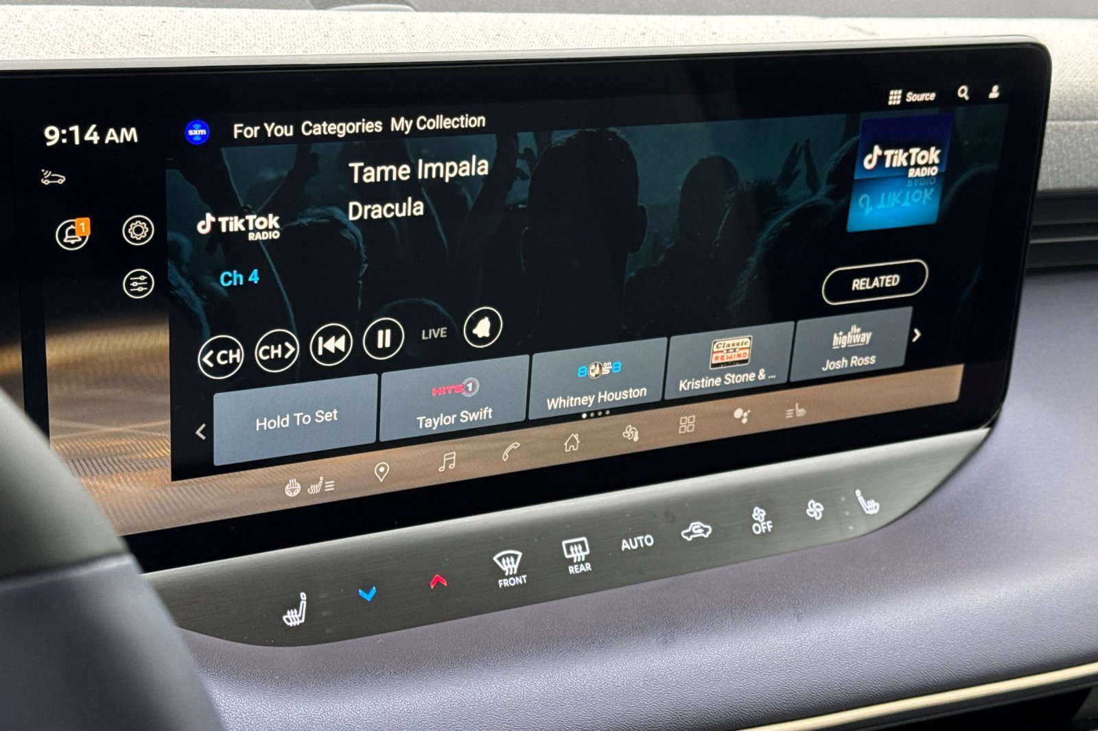 New 2026 Nissan Leaf Platinum+ w/ Cargo Package (Platinum+) image 15