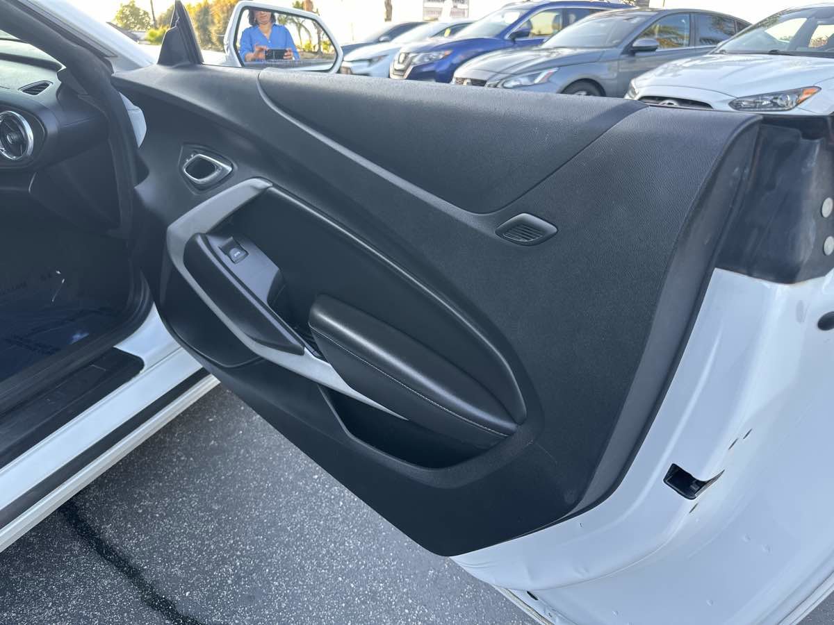 Used 2020 Chevrolet Camaro LT image 30