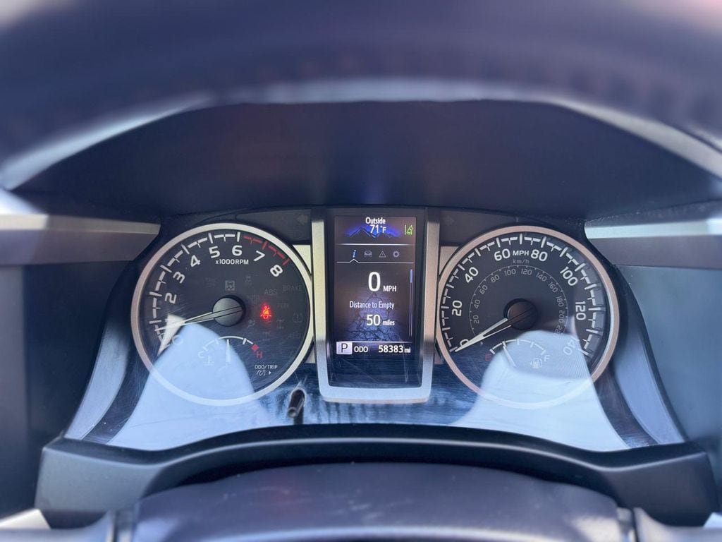 Used 2023 Toyota Tacoma SR5 AWD/4WD image 12