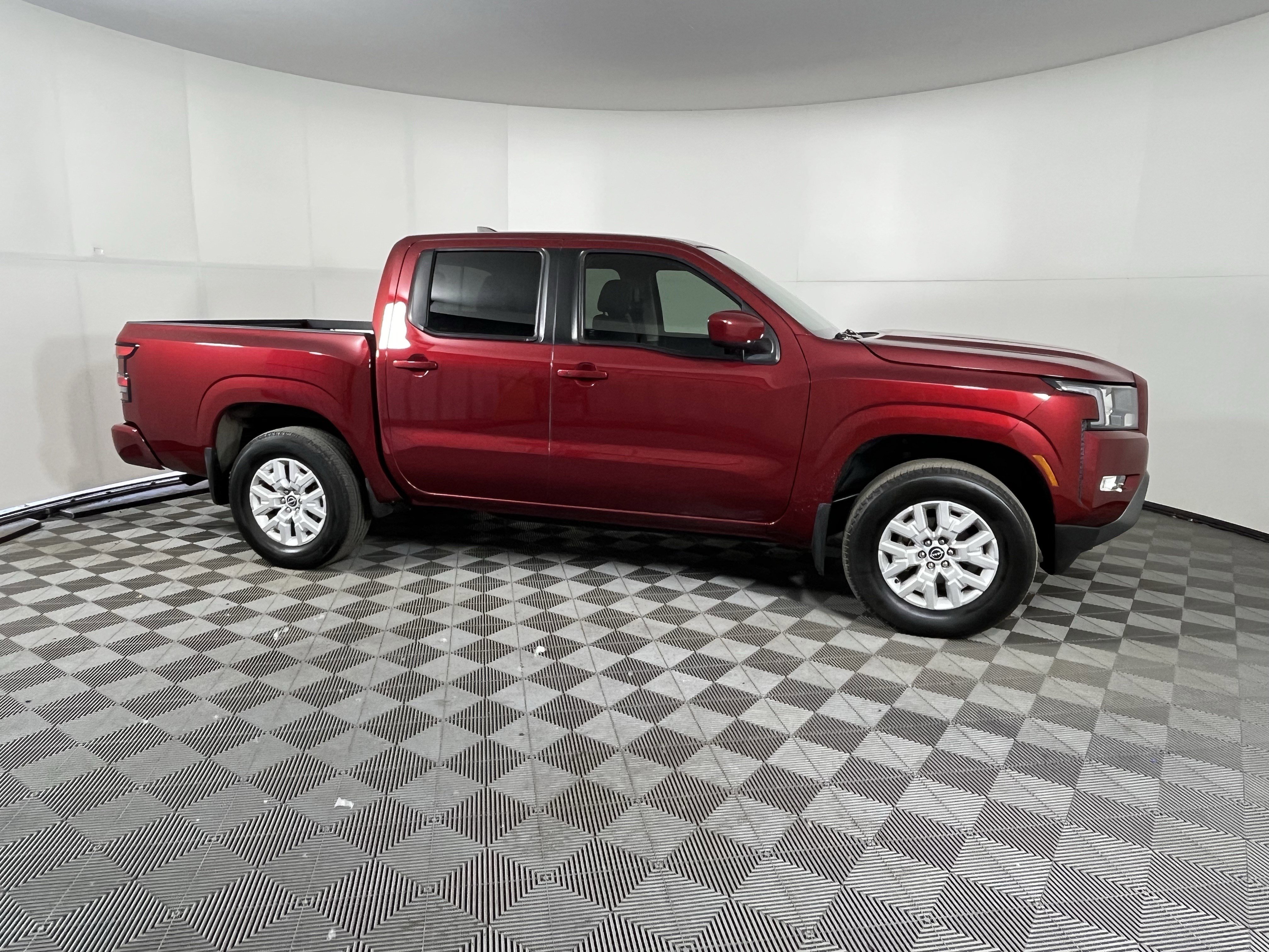 Used 2022 Nissan Frontier SV AWD/4WD image 6