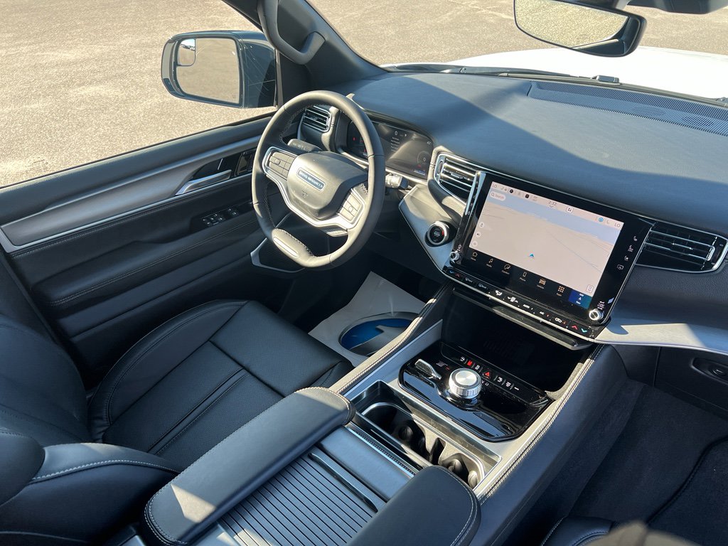 New 2026 Jeep Grand Wagoneer 4WD image 17