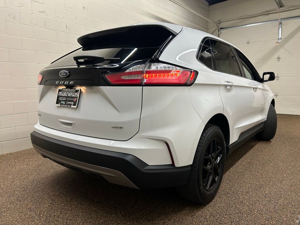 Used 2023 Ford Edge SEL AWD/4WD image 2