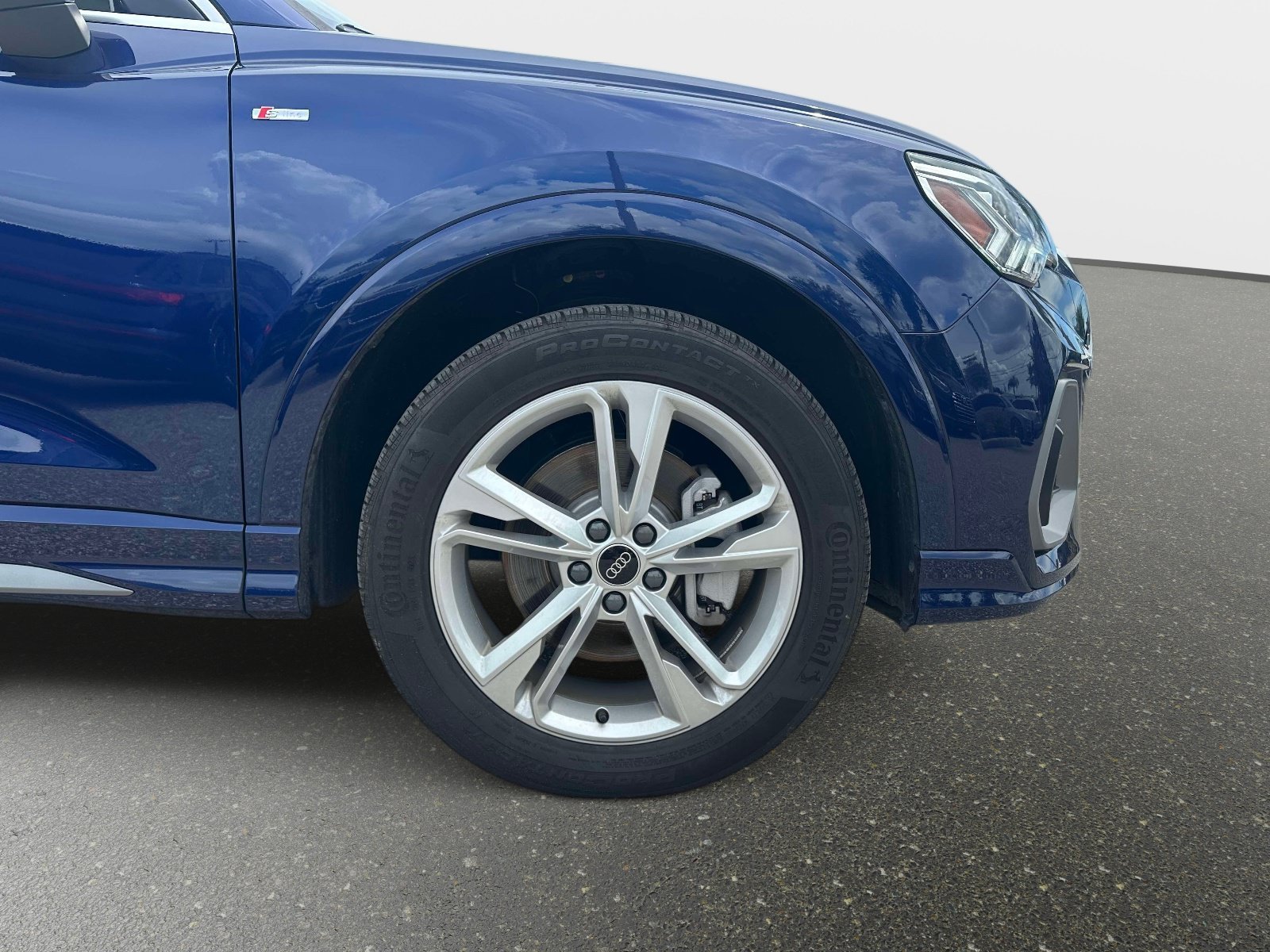 Certified 2024 Audi Q3 2.0T Premium w/ Convenience Package AWD/4WD image 6
