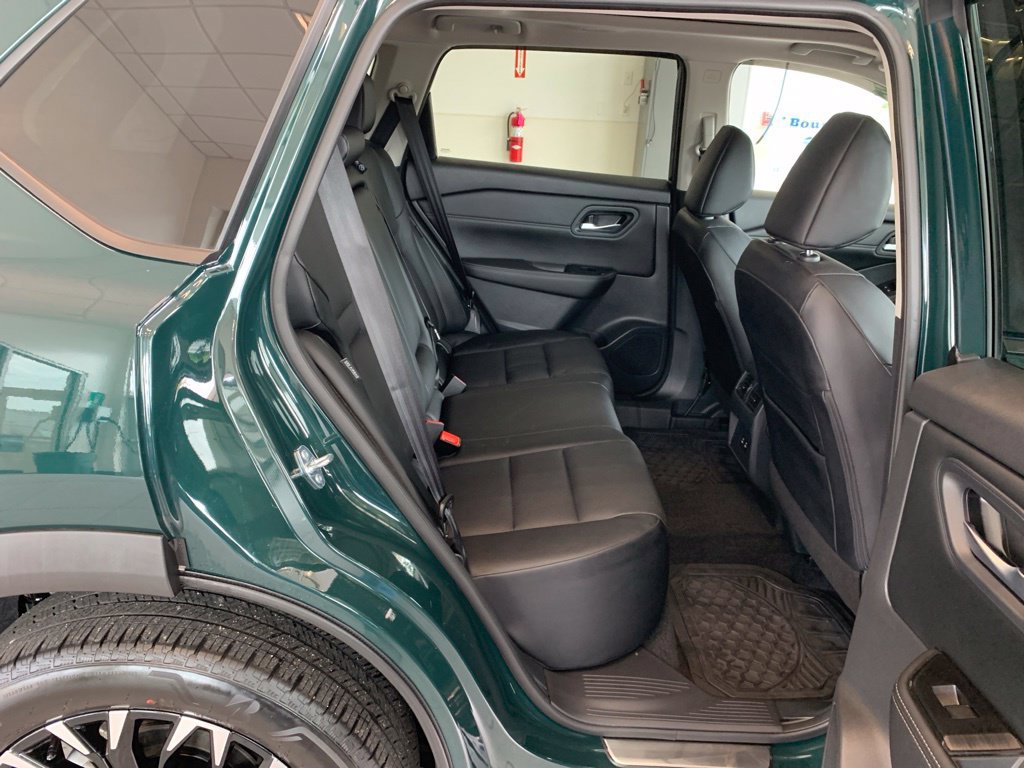 Used 2026 Nissan Rogue Dark Armor AWD/4WD image 19