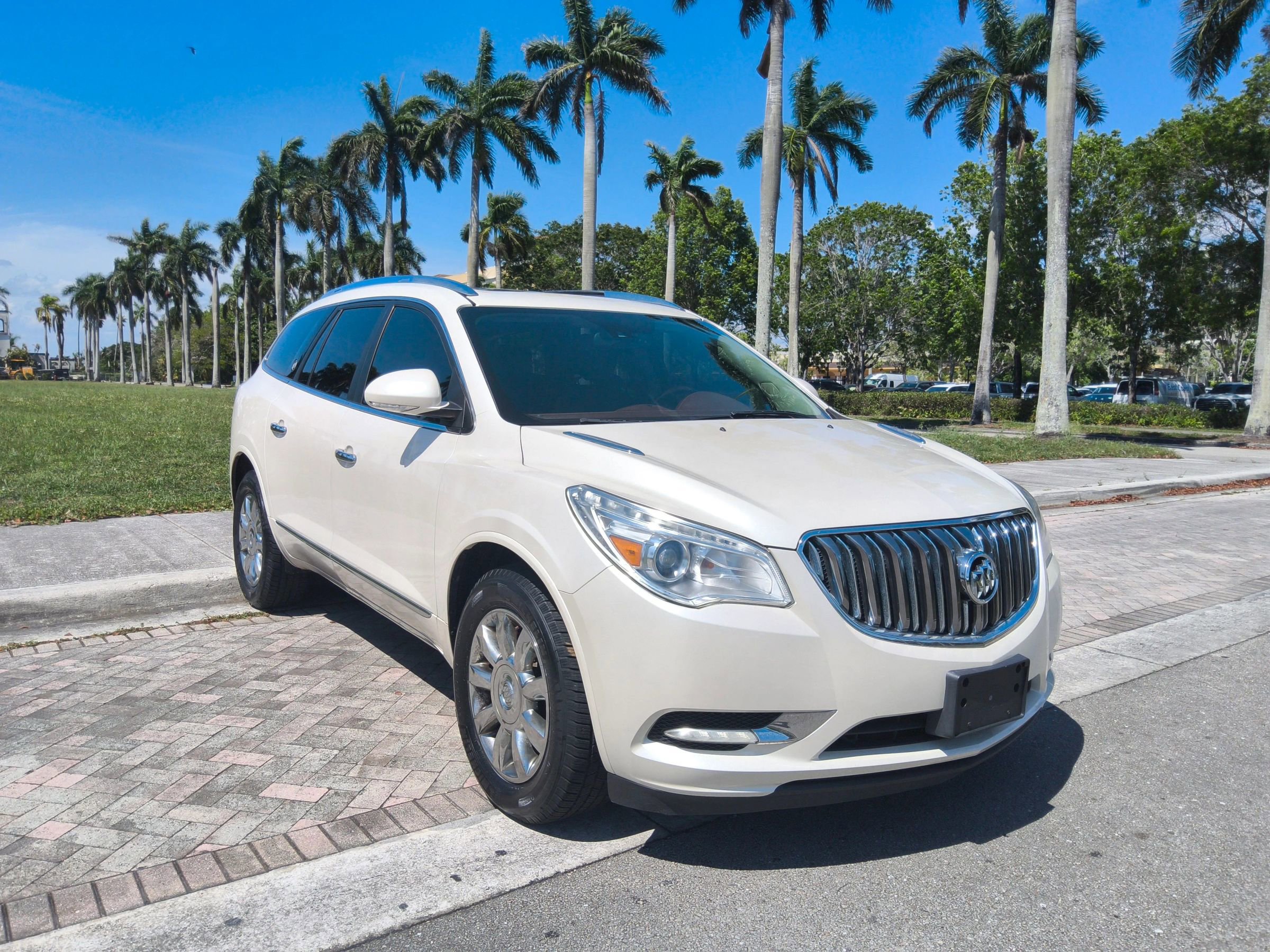 Used 2014 Buick Enclave Premium w/ Trailering Provision Package FWD image 1