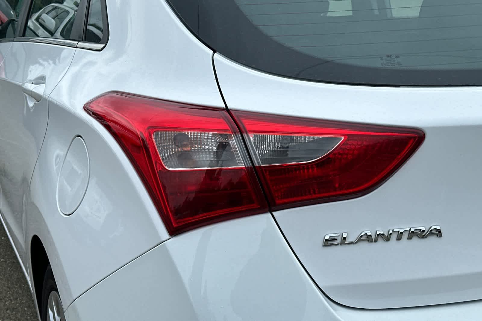 Used 2017 Hyundai Elantra GT FWD image 15