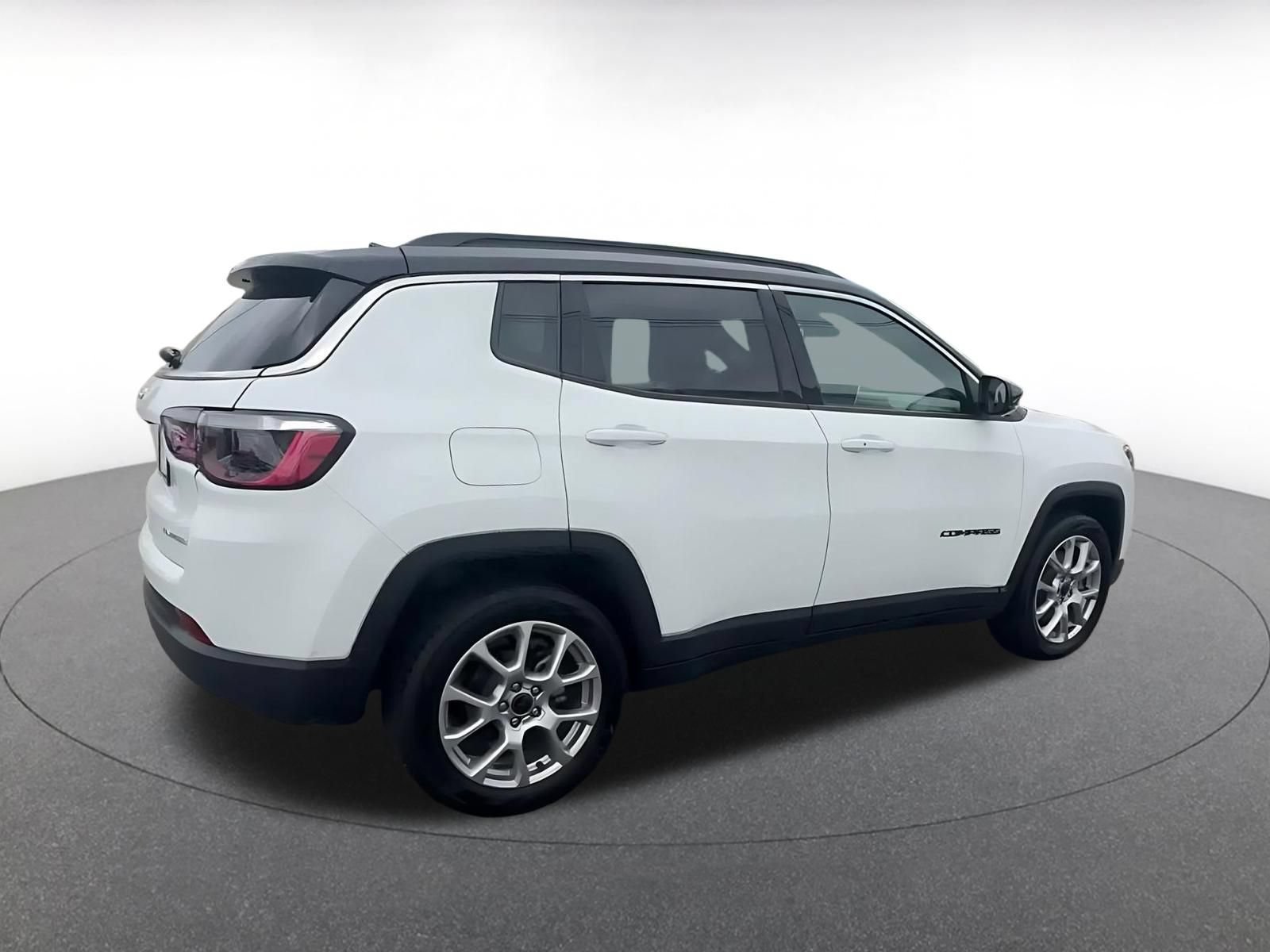 Used 2025 Jeep Compass Limited AWD/4WD image 15