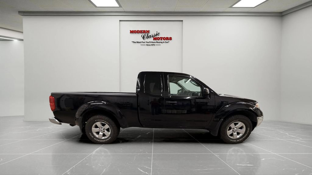 Used 2010 Nissan Frontier SE w/ SE Value Truck Pkg AWD/4WD image 8