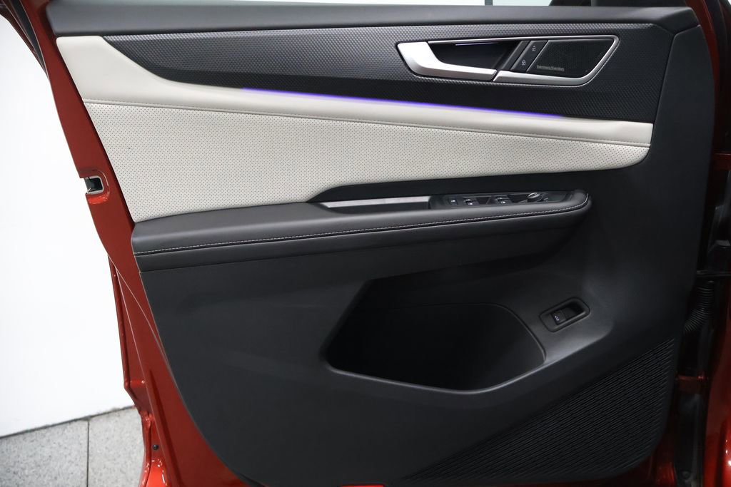 Used 2024 Volkswagen Atlas Cross Sport SEL Premium R-Line image 12