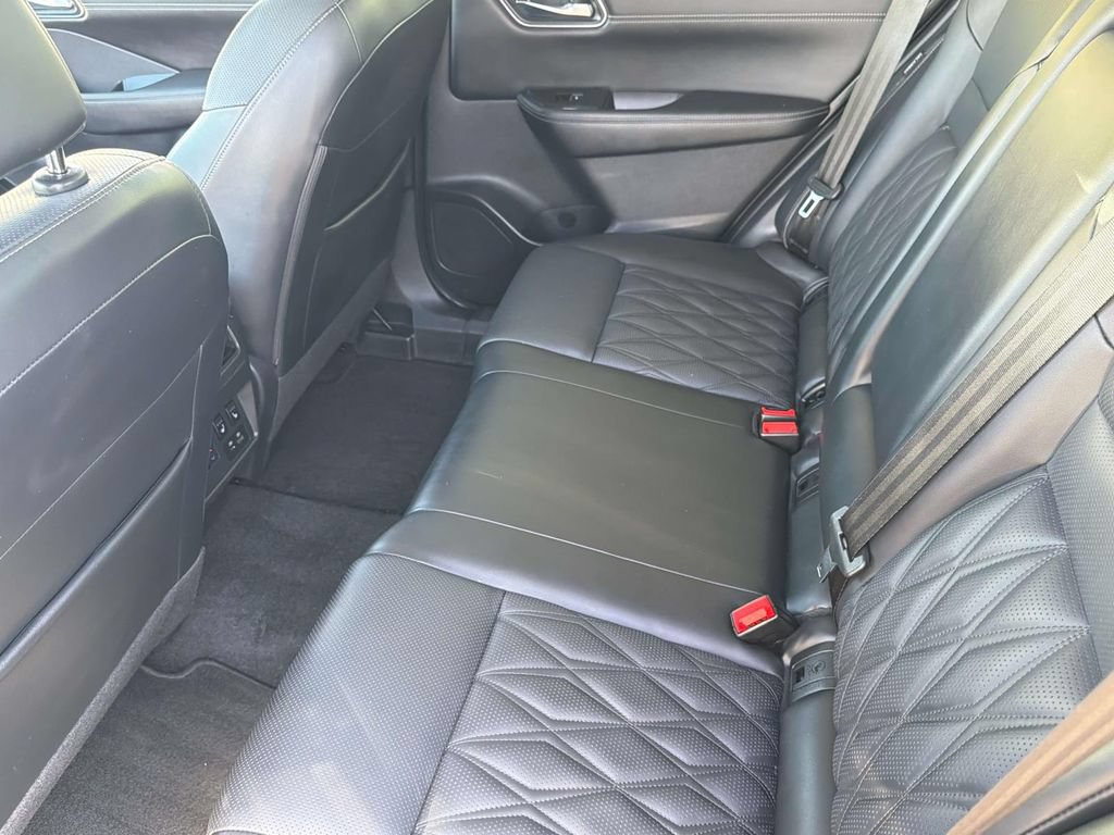 Used 2023 Nissan Rogue Platinum w/ Platinum Premium Package FWD image 30