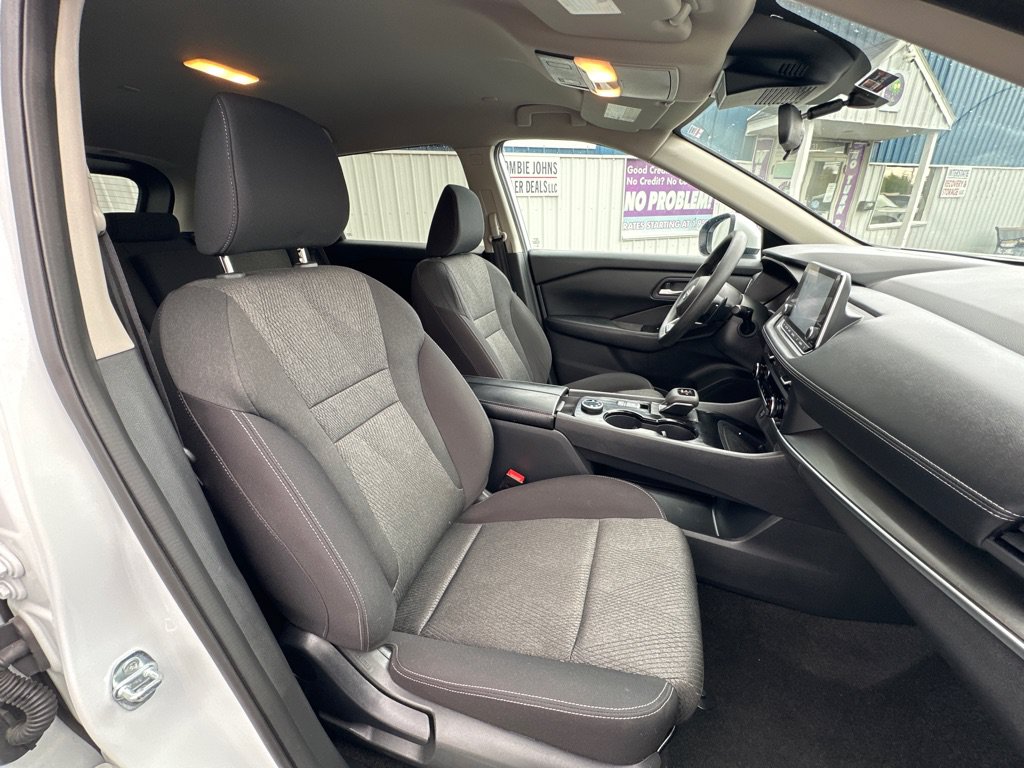 Used 2024 Nissan Rogue SV AWD/4WD image 25