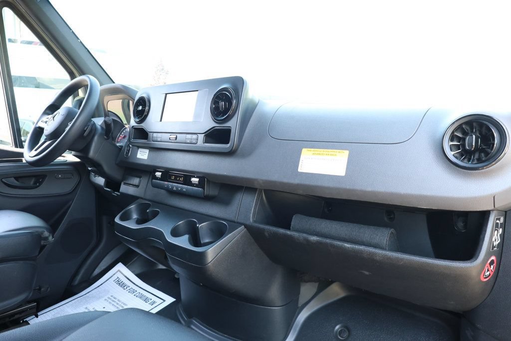 Used 2024 Mercedes-Benz Sprinter 2500 image 25