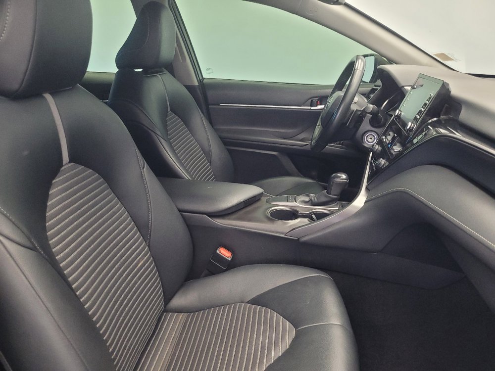 Used 2022 Toyota Camry SE image 21
