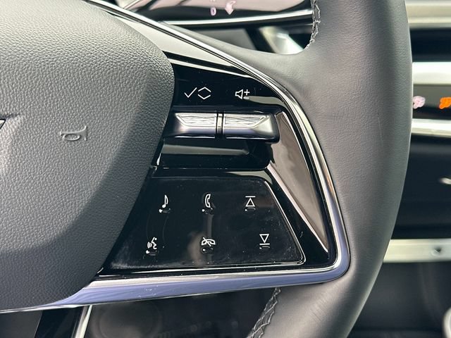 Used 2025 Cadillac Lyriq Sport w/ LPO, Floor Liner Package AWD/4WD image 8