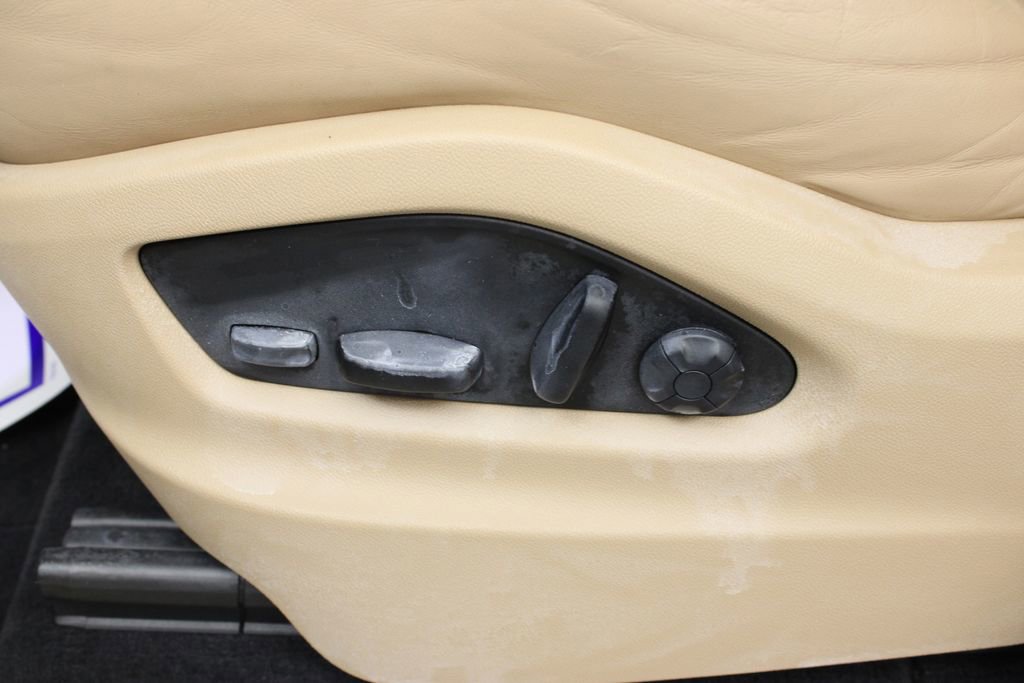 Certified 2023 Porsche Cayenne Platinum Edition image 26