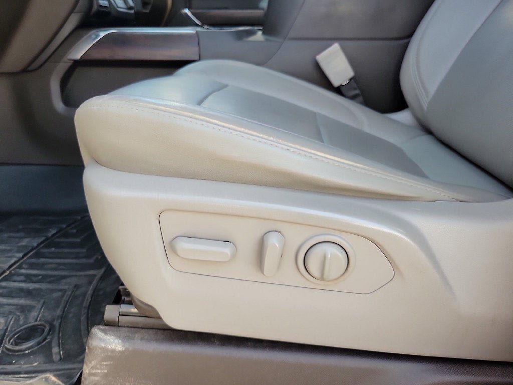 Used 2019 GMC Sierra 1500 SLT w/ SLT Premium Plus Package AWD/4WD image 12