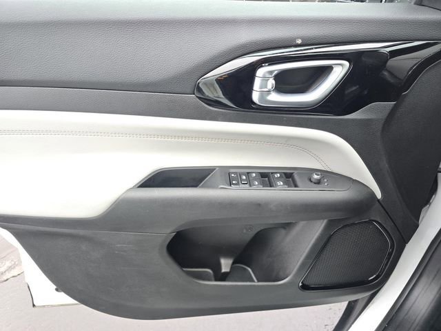 Used 2024 Jeep Compass Limited image 9