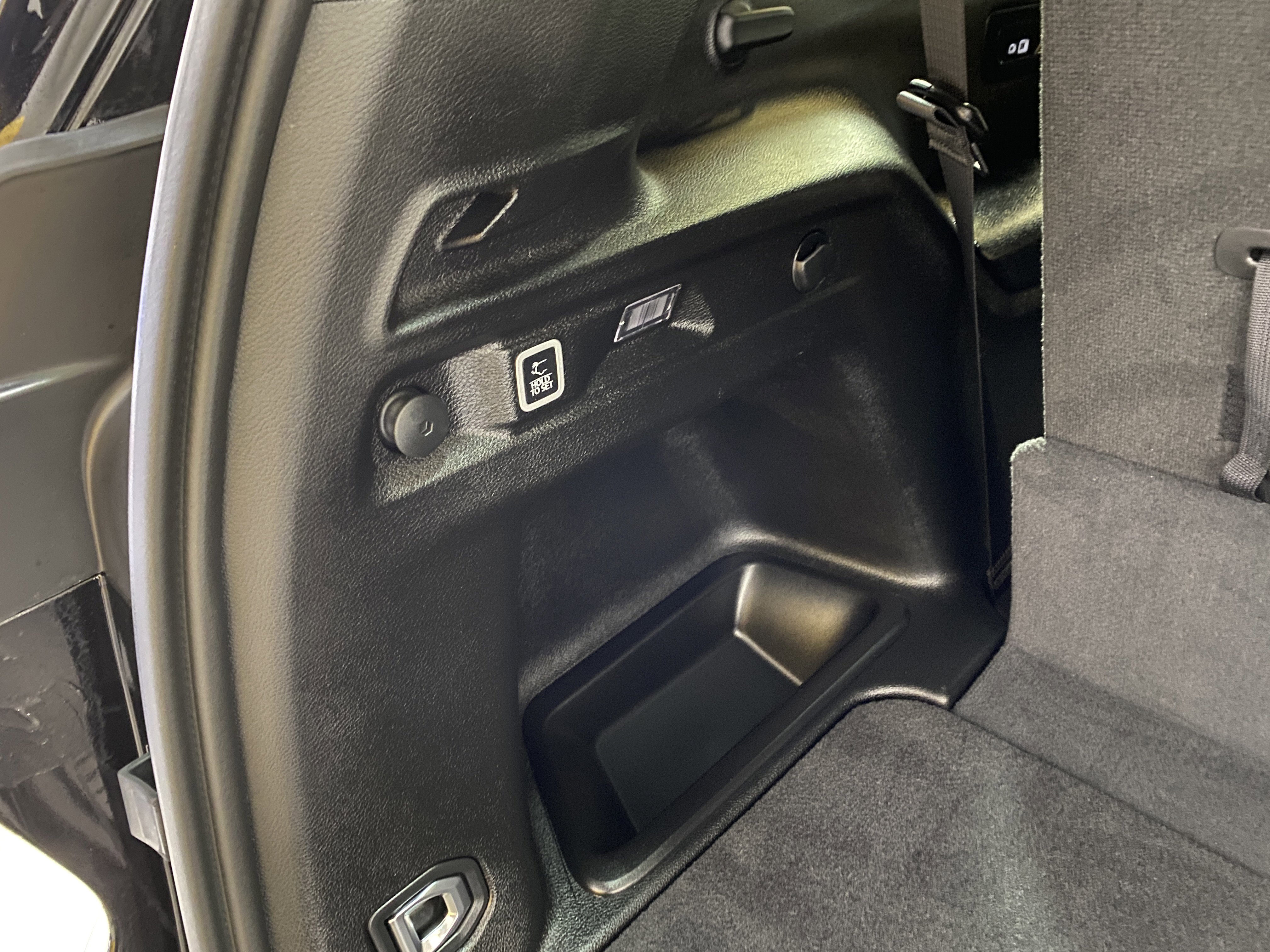 Used 2025 Jeep Grand Cherokee L Limited w/ Black Appearance Package image 33