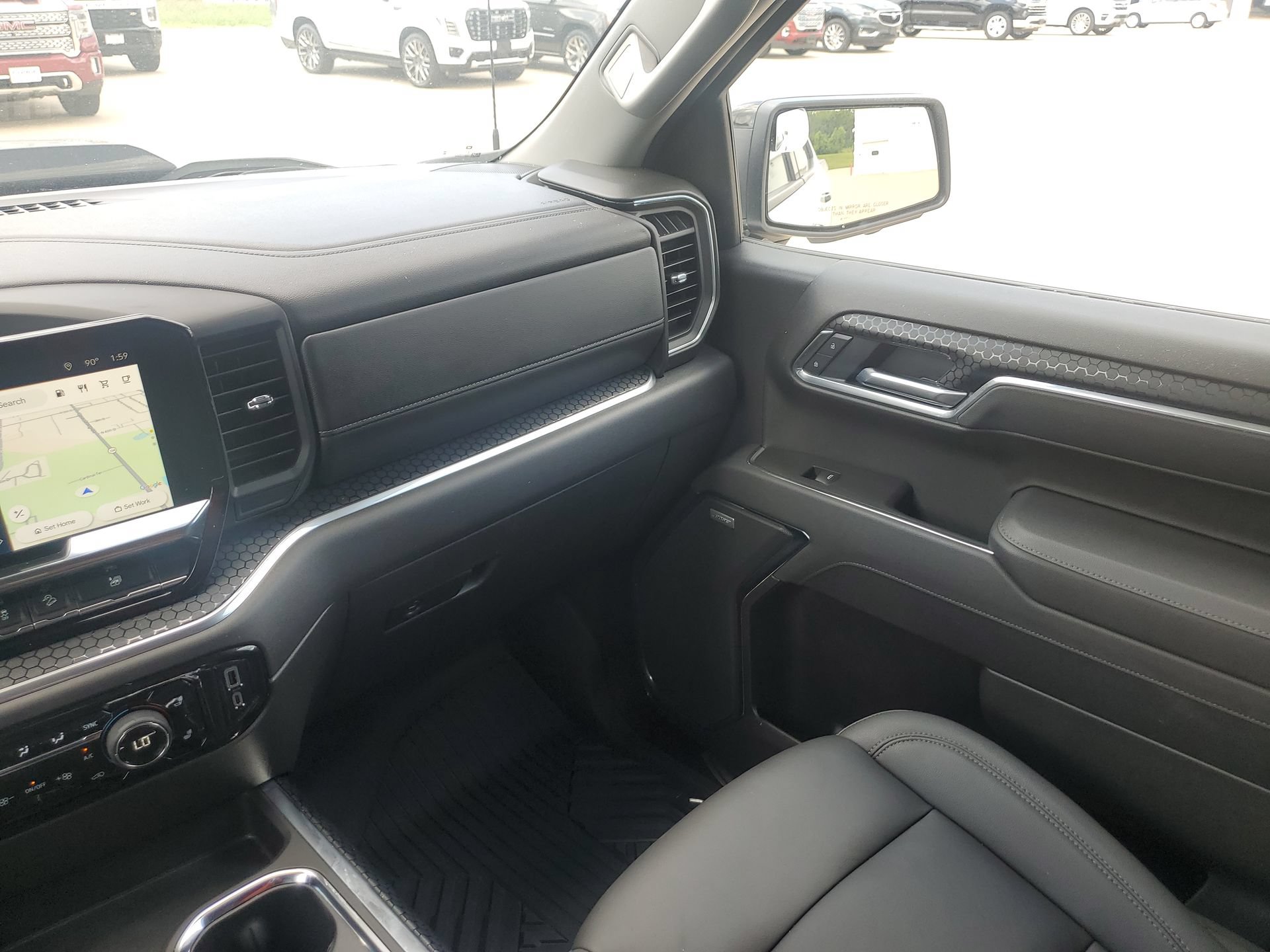 Used 2025 Chevrolet Silverado 1500 LT Trail Boss w/ LT Trail Boss Premium Package AWD/4WD image 11