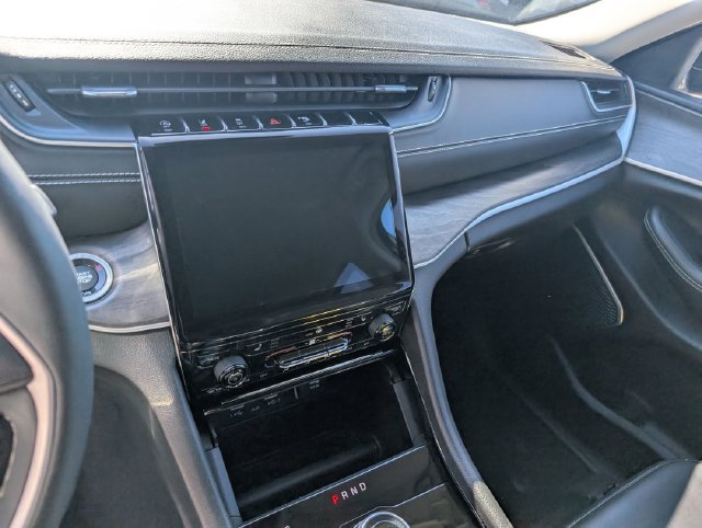 Used 2023 Jeep Grand Cherokee L Limited AWD/4WD image 19