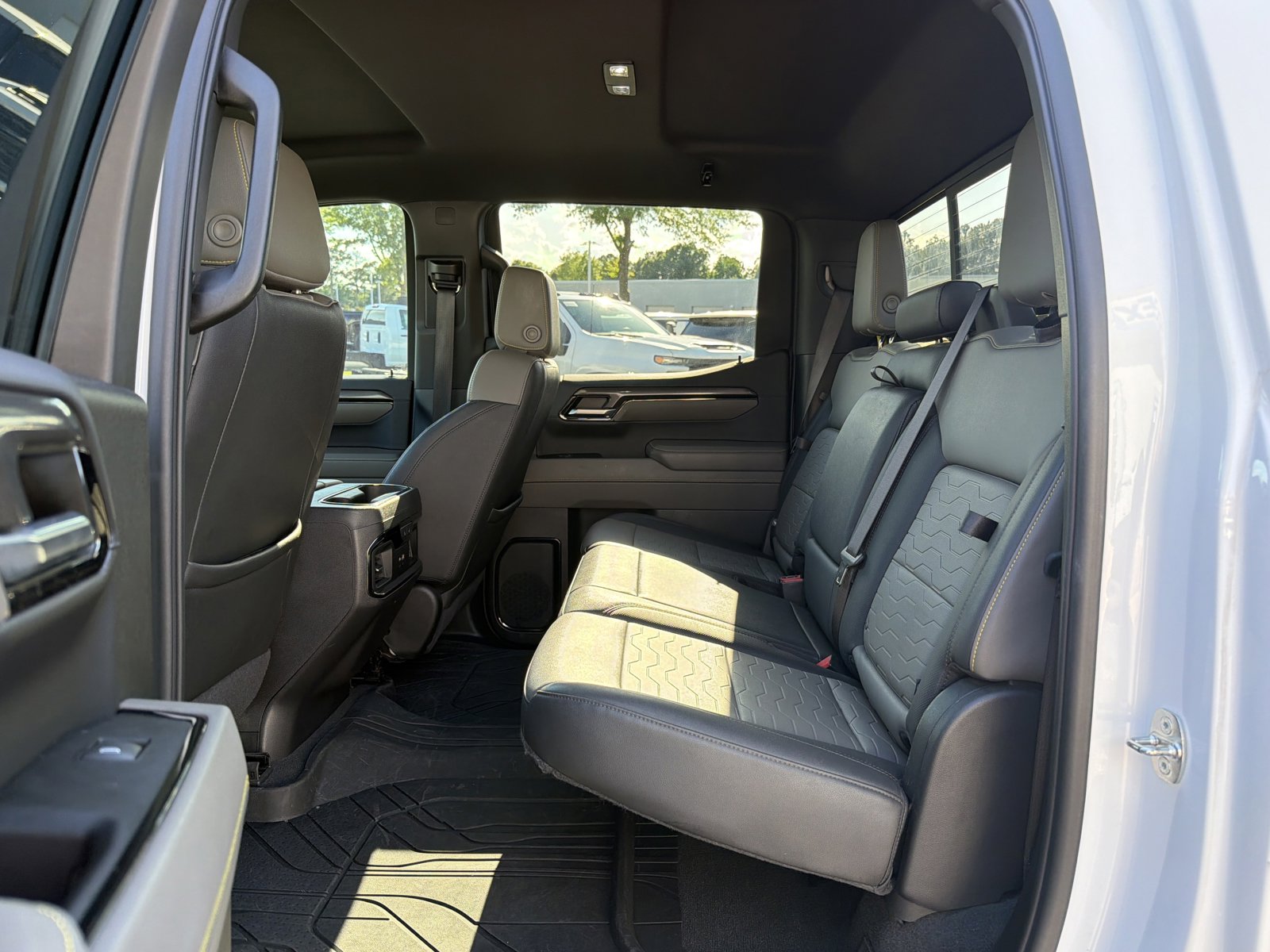 Used 2022 Chevrolet Silverado 1500 ZR2 w/ Technology Package AWD/4WD image 28
