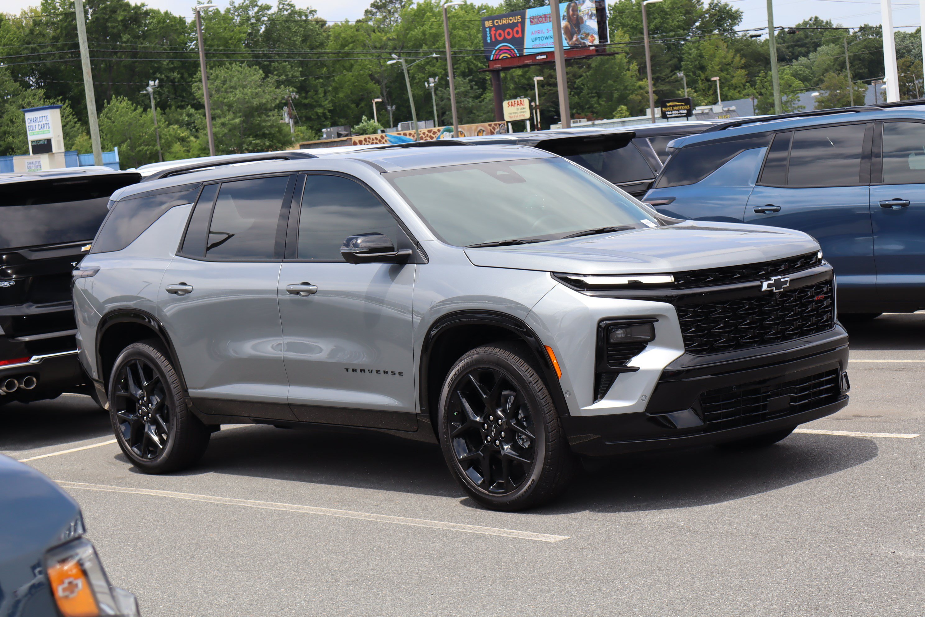 New 2026 Chevrolet Traverse RS w/ LPO, Cargo Package FWD image 2