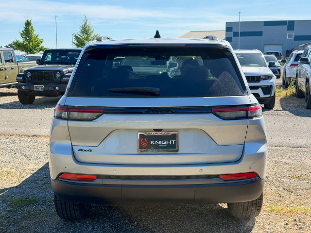 New 2026 Jeep Grand Cherokee Altitude AWD/4WD image 7