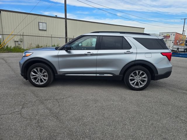 Used 2024 Ford Explorer XLT w/ Equipment Group 202A AWD/4WD image 7